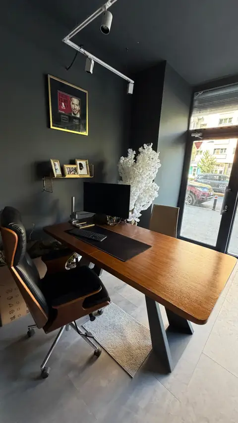 Context Podcast Studio București – Birou & pregătire